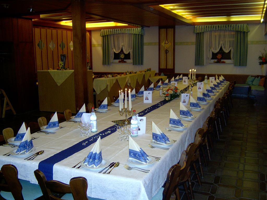 Gasthof Liederhalle آلين المظهر الخارجي الصورة